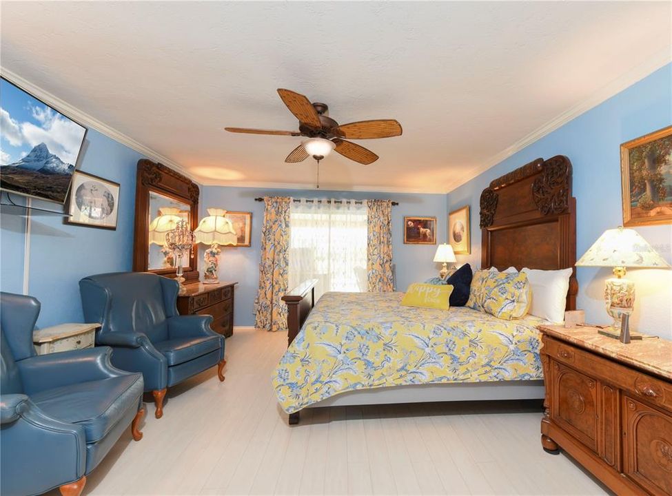 For Sale: $780,000 (3 beds, 2 baths, 2599 Square Feet)