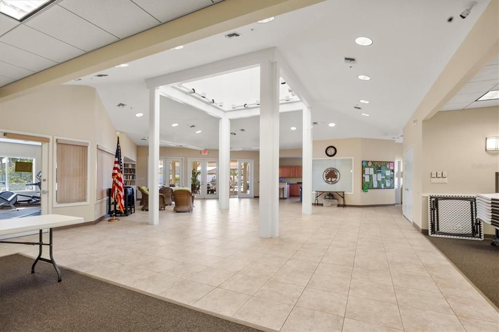 На продажу: $299,000 (2 спален, 2 ванн, 1385 Квадратных фут)