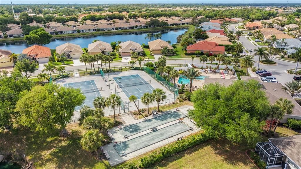 На продажу: $299,000 (2 спален, 2 ванн, 1385 Квадратных фут)