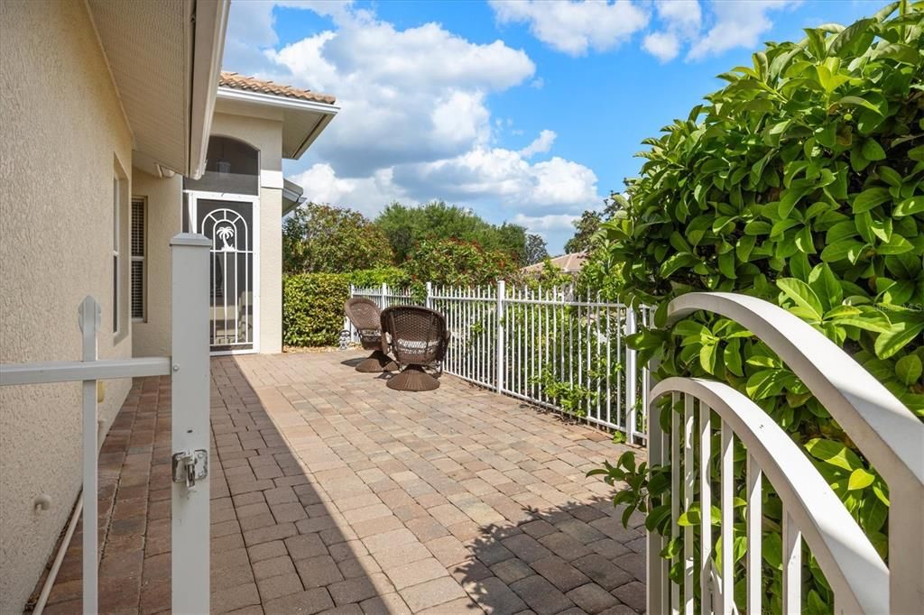 На продажу: $299,000 (2 спален, 2 ванн, 1385 Квадратных фут)