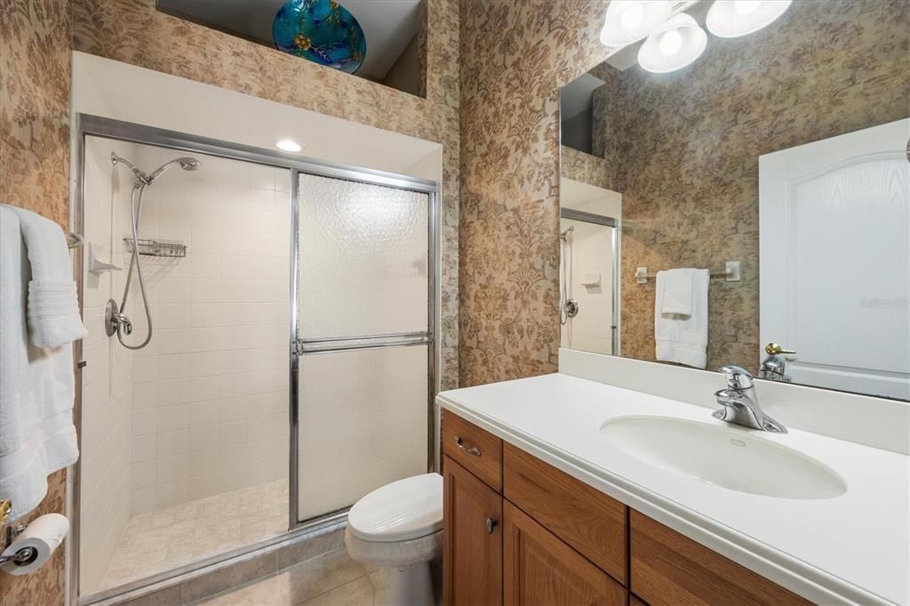 На продажу: $299,000 (2 спален, 2 ванн, 1385 Квадратных фут)