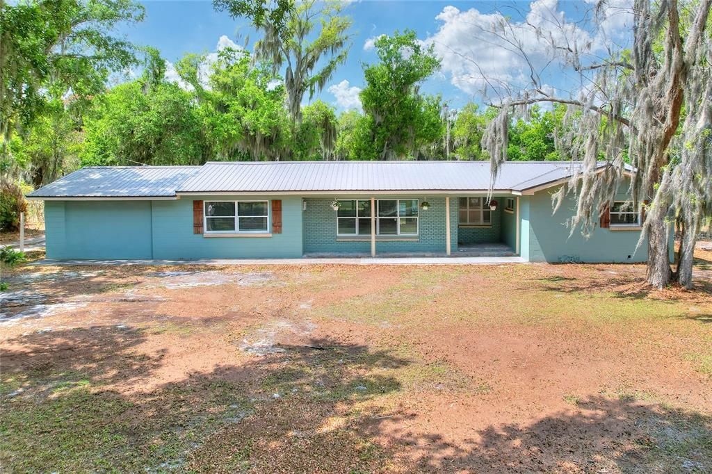 Vendido Recientemente: $565,000 (5 camas, 2 baños, 2101 Pies cuadrados)