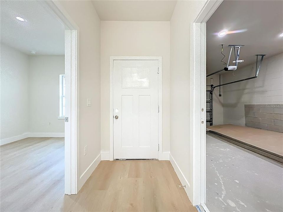 For Rent: $2,450 (3 beds, 2 baths, 1250 Square Feet)