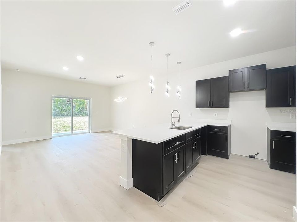 For Rent: $2,450 (3 beds, 2 baths, 1250 Square Feet)