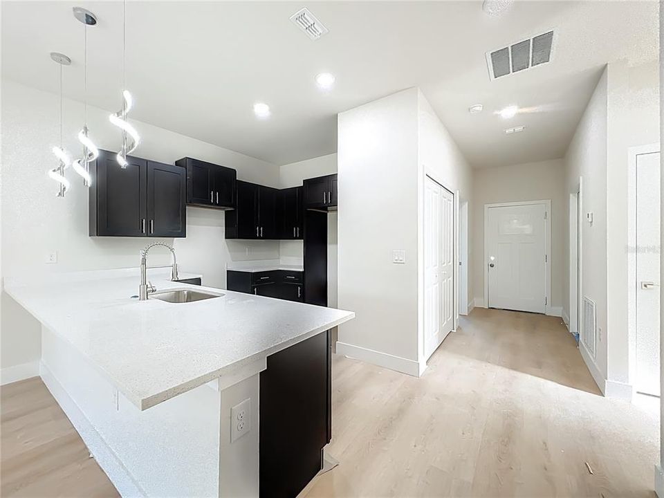 For Rent: $2,450 (3 beds, 2 baths, 1250 Square Feet)