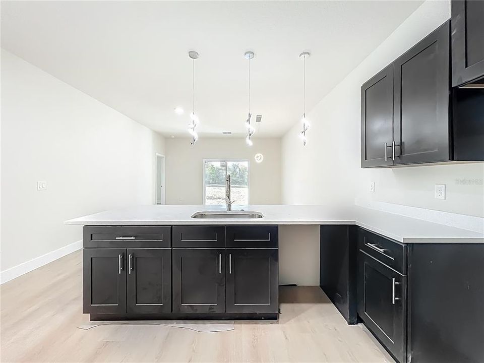 For Rent: $2,450 (3 beds, 2 baths, 1250 Square Feet)