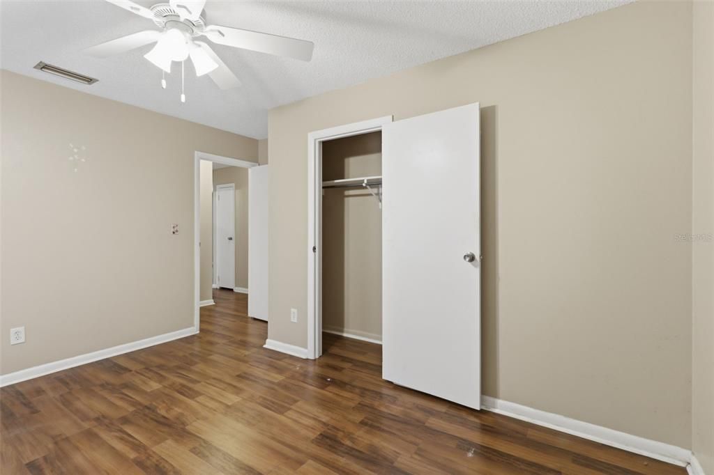 Activo con contrato: $177,900 (3 camas, 1 baños, 975 Pies cuadrados)
