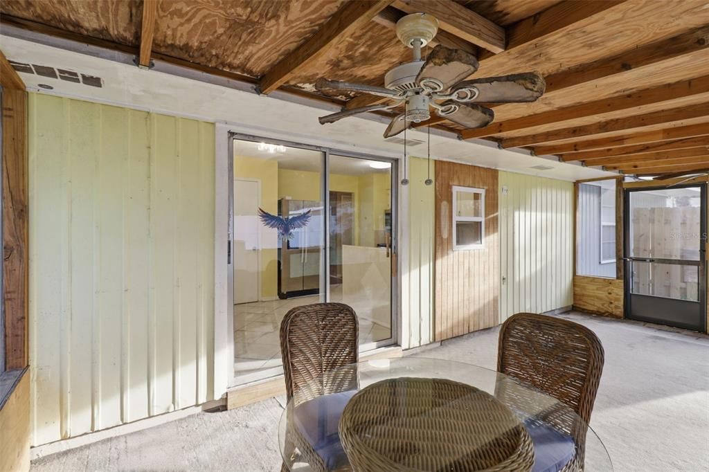 Activo con contrato: $177,900 (3 camas, 1 baños, 975 Pies cuadrados)