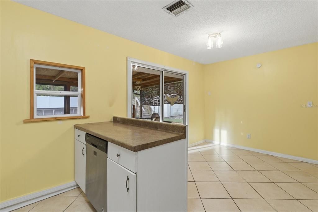 Activo con contrato: $177,900 (3 camas, 1 baños, 975 Pies cuadrados)
