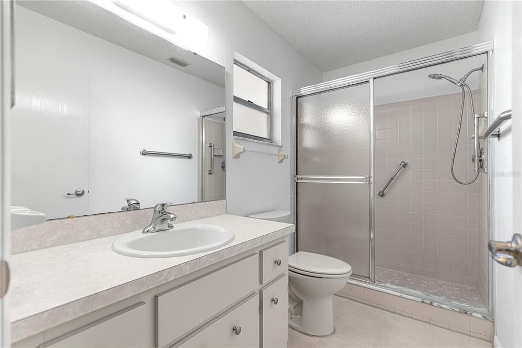 待售: $145,000 (2 贝兹, 2 浴室, 1204 平方英尺)