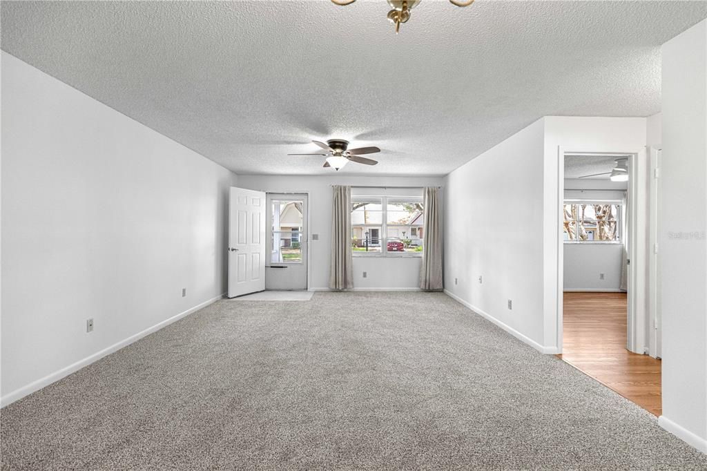 待售: $145,000 (2 贝兹, 2 浴室, 1204 平方英尺)