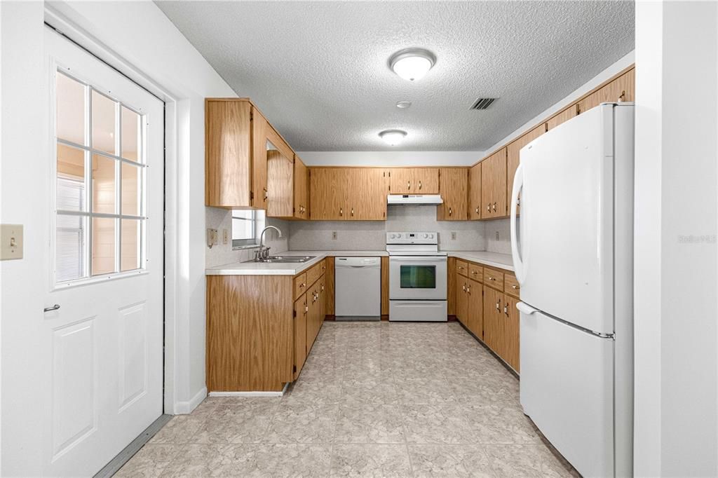 待售: $145,000 (2 贝兹, 2 浴室, 1204 平方英尺)