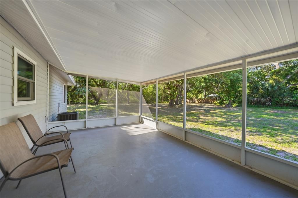Activo con contrato: $359,000 (3 camas, 2 baños, 1200 Pies cuadrados)