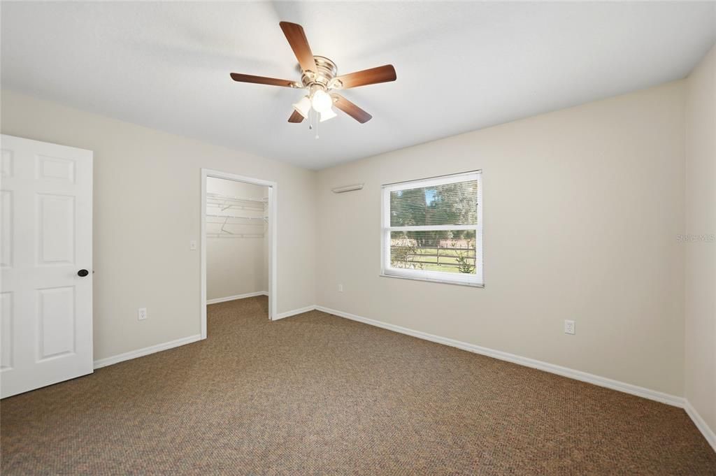 Activo con contrato: $359,000 (3 camas, 2 baños, 1200 Pies cuadrados)