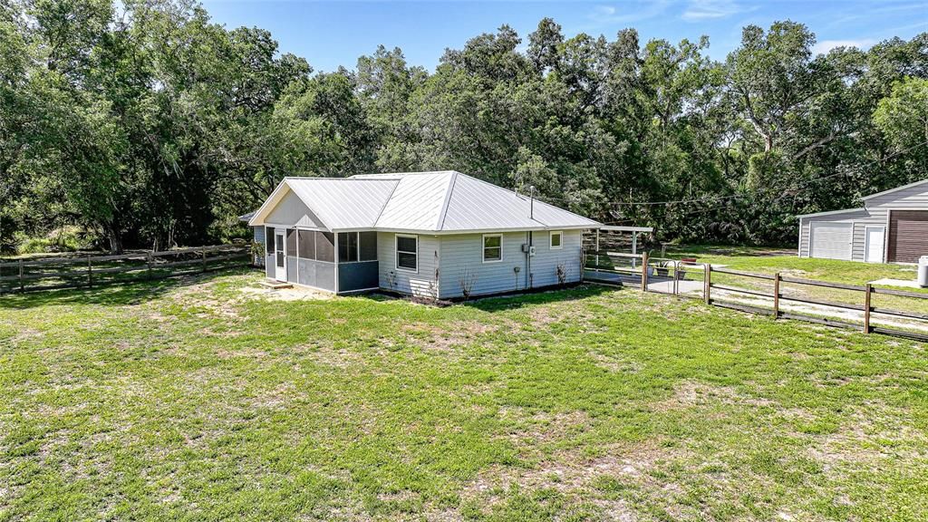 Activo con contrato: $359,000 (3 camas, 2 baños, 1200 Pies cuadrados)