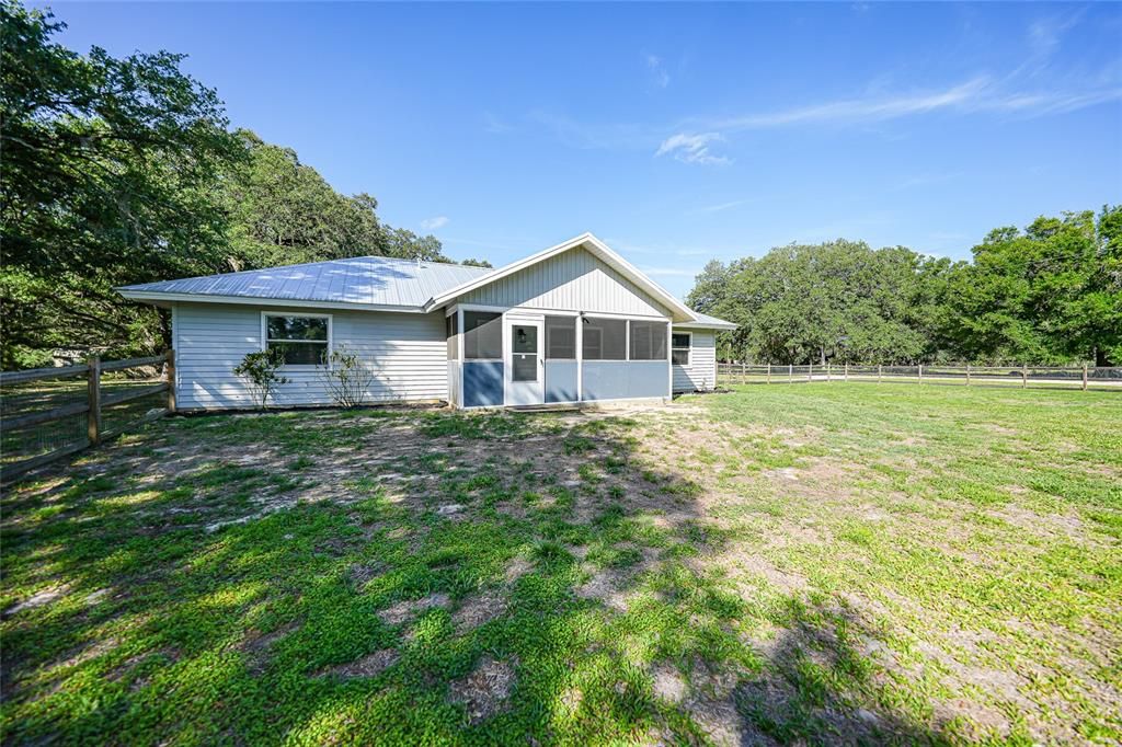 Activo con contrato: $359,000 (3 camas, 2 baños, 1200 Pies cuadrados)