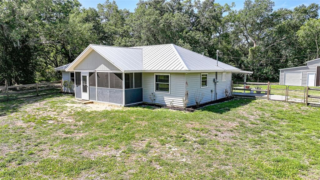 Activo con contrato: $359,000 (3 camas, 2 baños, 1200 Pies cuadrados)