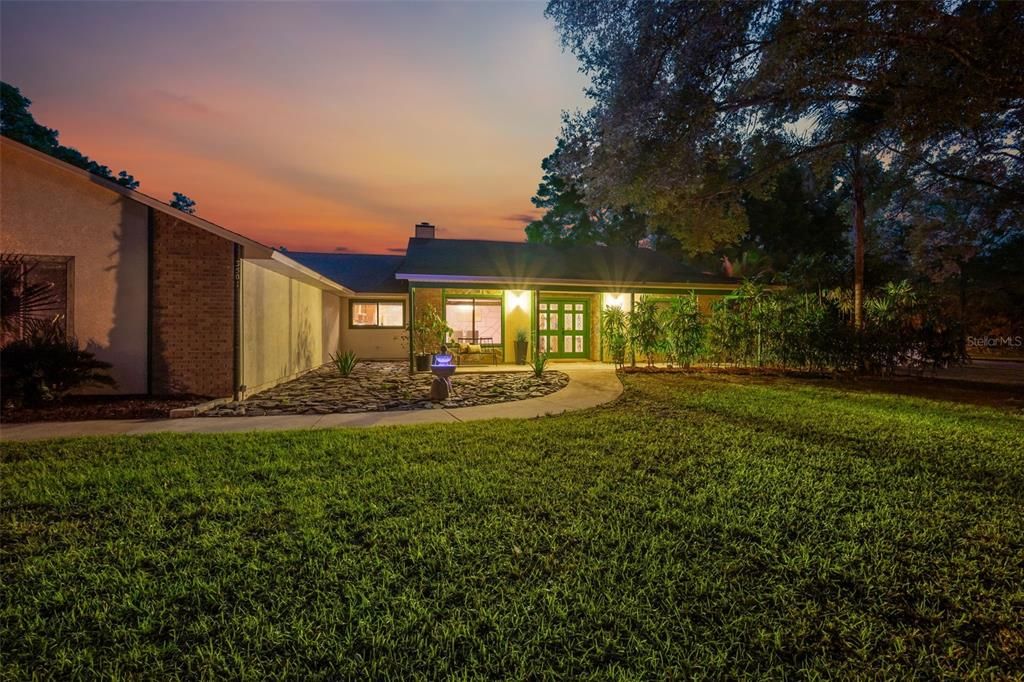 En Venta: $959,900 (4 camas, 2 baños, 2481 Pies cuadrados)