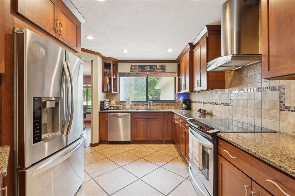 En Venta: $959,900 (4 camas, 2 baños, 2481 Pies cuadrados)