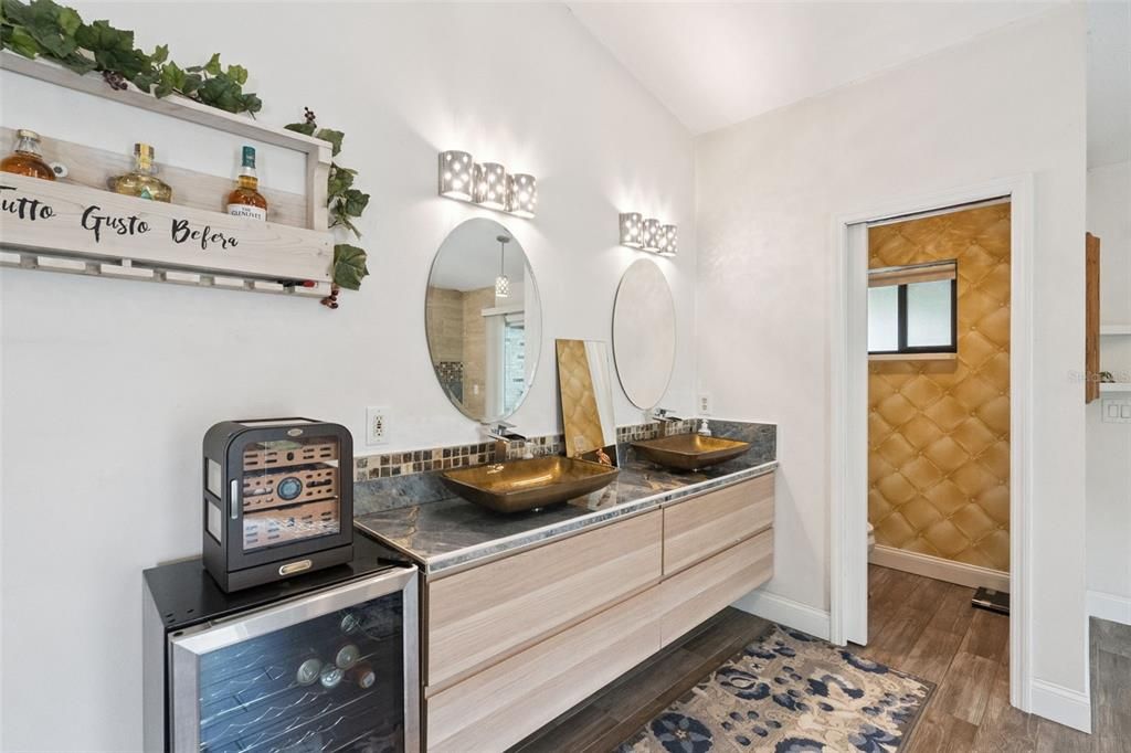 En Venta: $959,900 (4 camas, 2 baños, 2481 Pies cuadrados)