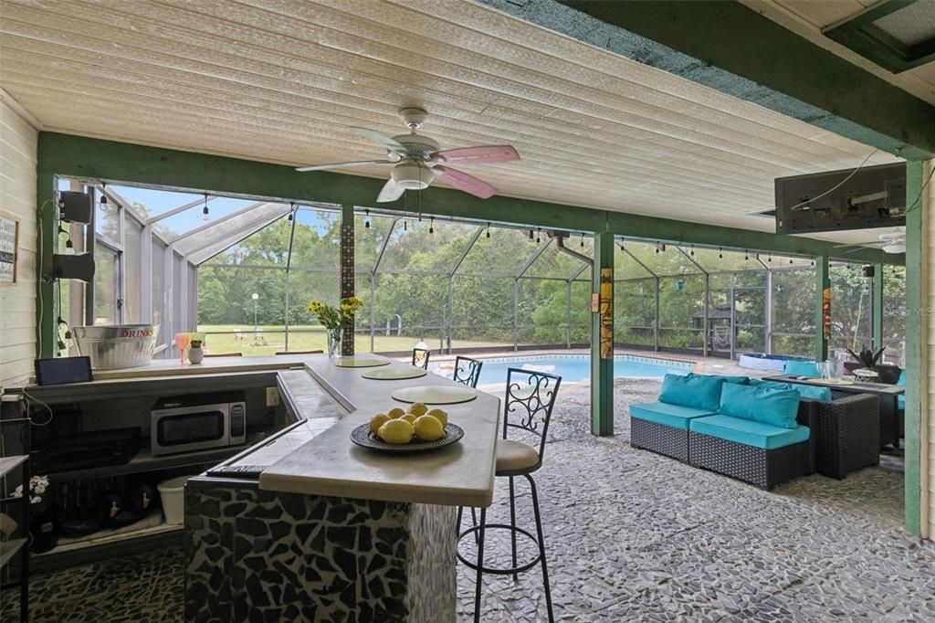 En Venta: $959,900 (4 camas, 2 baños, 2481 Pies cuadrados)