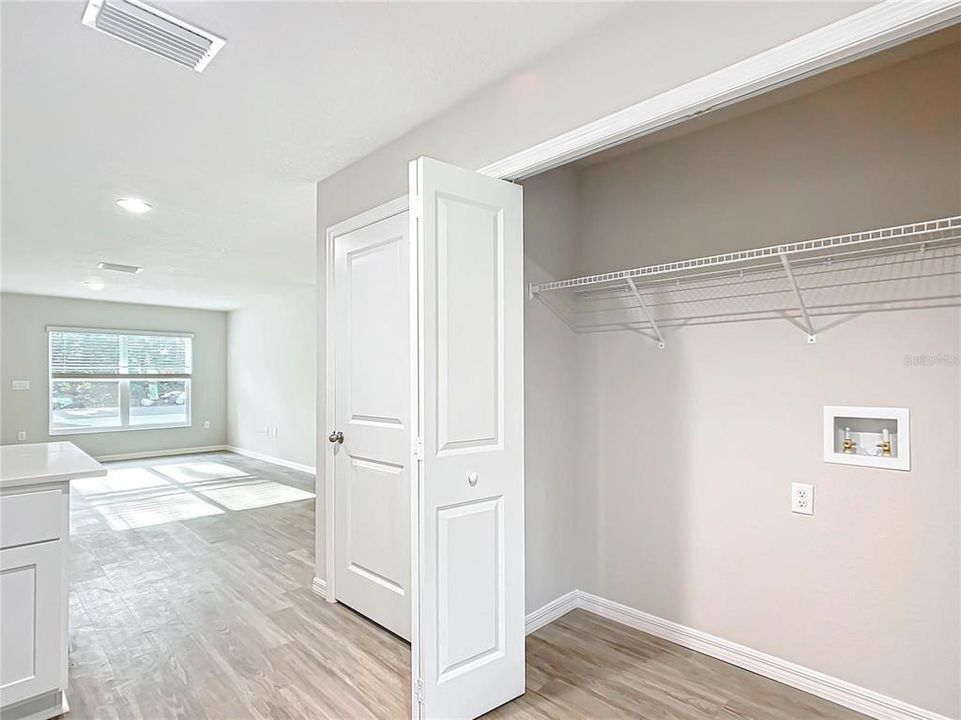 待售: $399,900 (4 贝兹, 0 浴室, 1968 平方英尺)