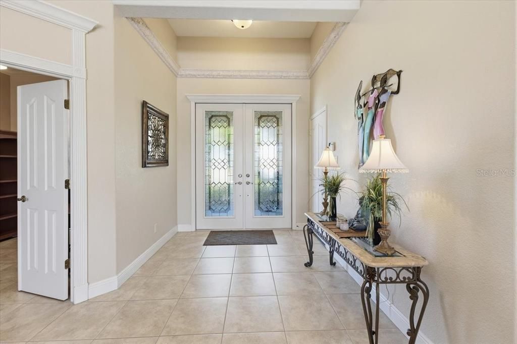 Activo con contrato: $549,900 (3 camas, 3 baños, 2413 Pies cuadrados)