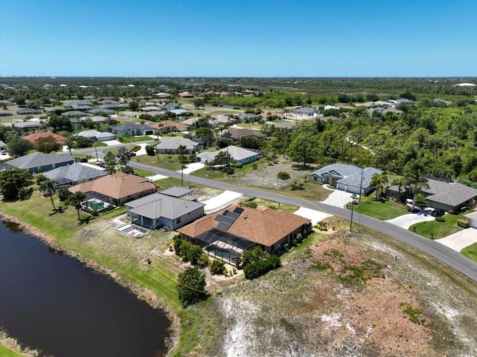 Activo con contrato: $549,900 (3 camas, 3 baños, 2413 Pies cuadrados)