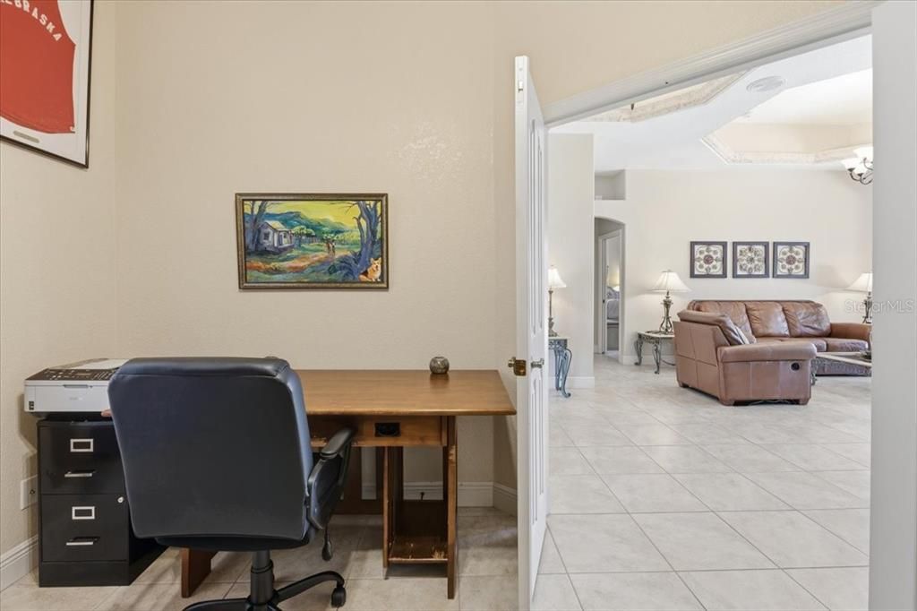 Activo con contrato: $549,900 (3 camas, 3 baños, 2413 Pies cuadrados)