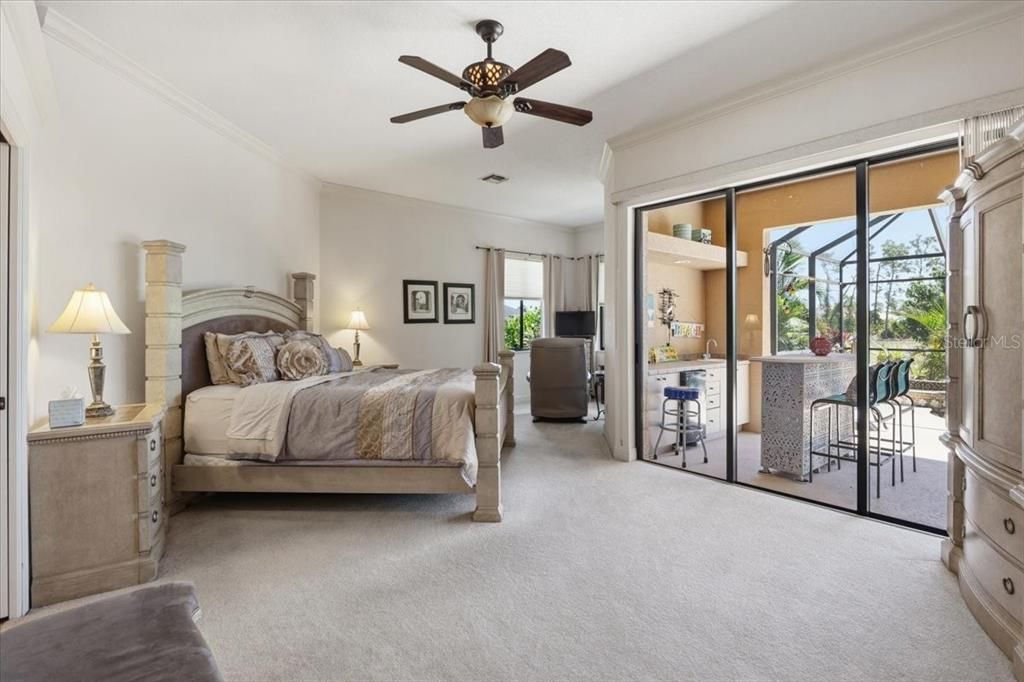 Activo con contrato: $549,900 (3 camas, 3 baños, 2413 Pies cuadrados)