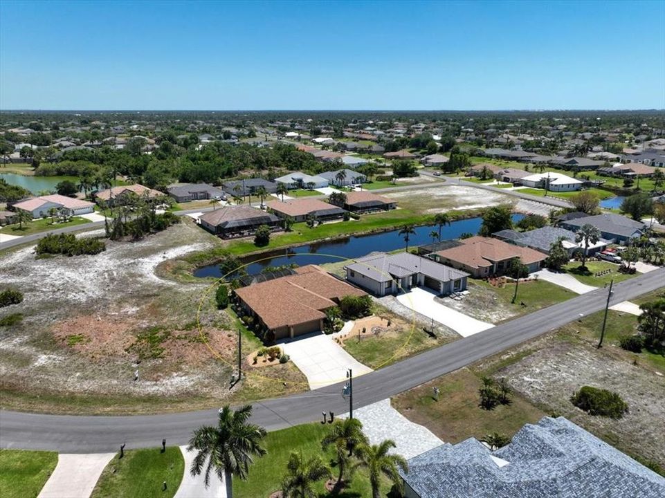 Activo con contrato: $549,900 (3 camas, 3 baños, 2413 Pies cuadrados)