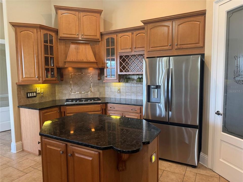 En Venta: $812,900 (5 camas, 4 baños, 4580 Pies cuadrados)