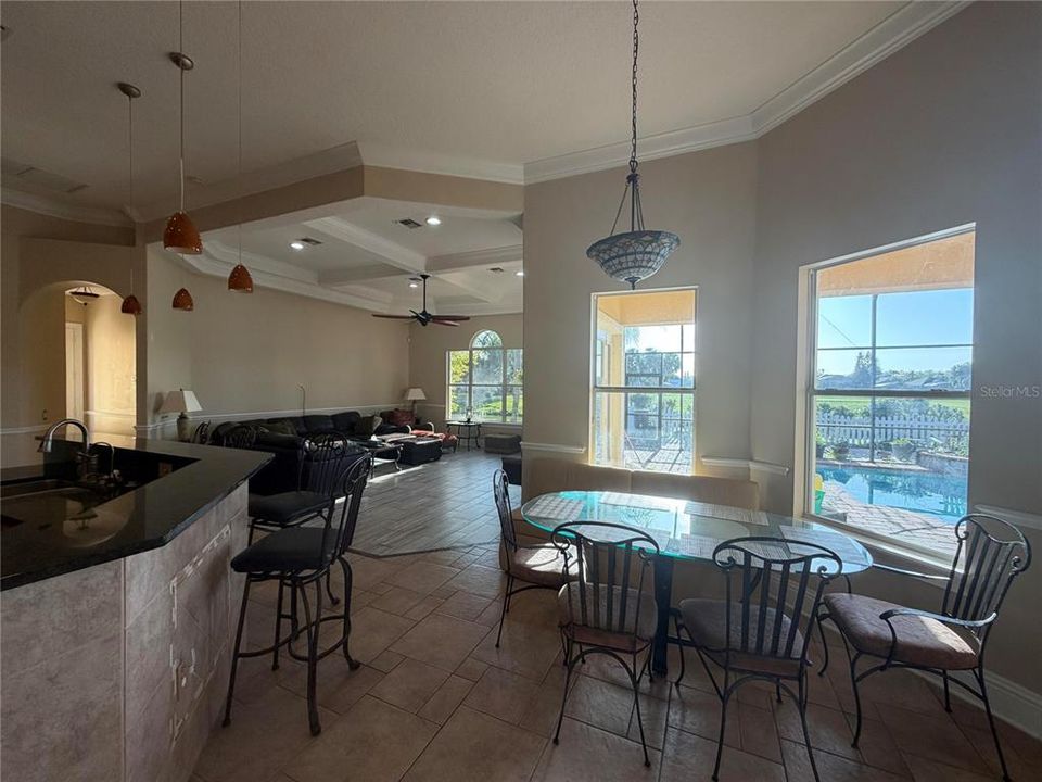 En Venta: $812,900 (5 camas, 4 baños, 4580 Pies cuadrados)