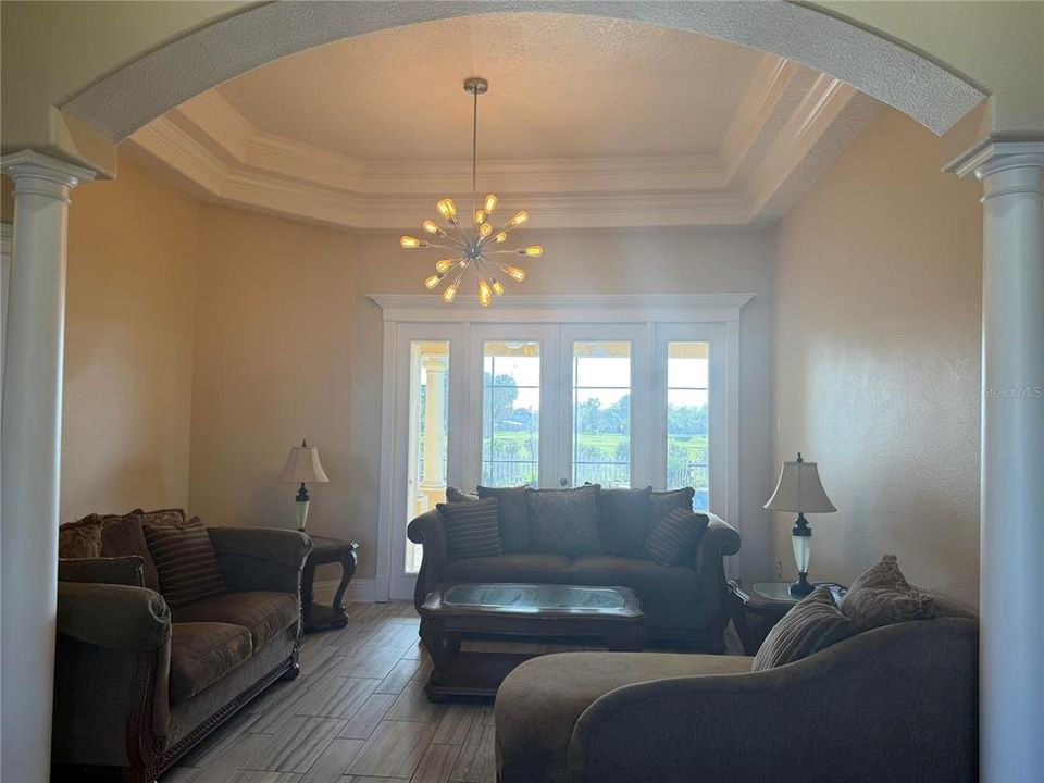 En Venta: $812,900 (5 camas, 4 baños, 4580 Pies cuadrados)