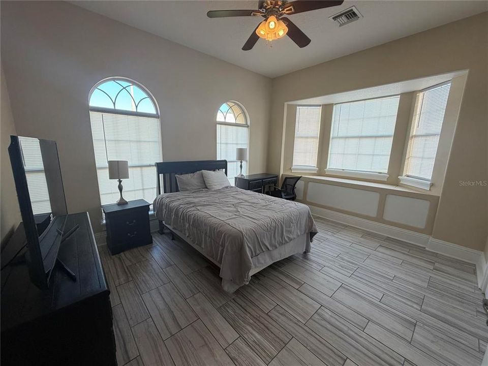 En Venta: $812,900 (5 camas, 4 baños, 4580 Pies cuadrados)