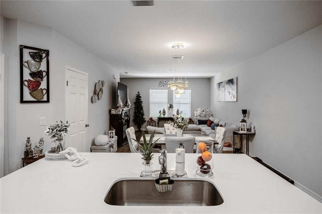 En Venta: $229,900 (3 camas, 2 baños, 1542 Pies cuadrados)