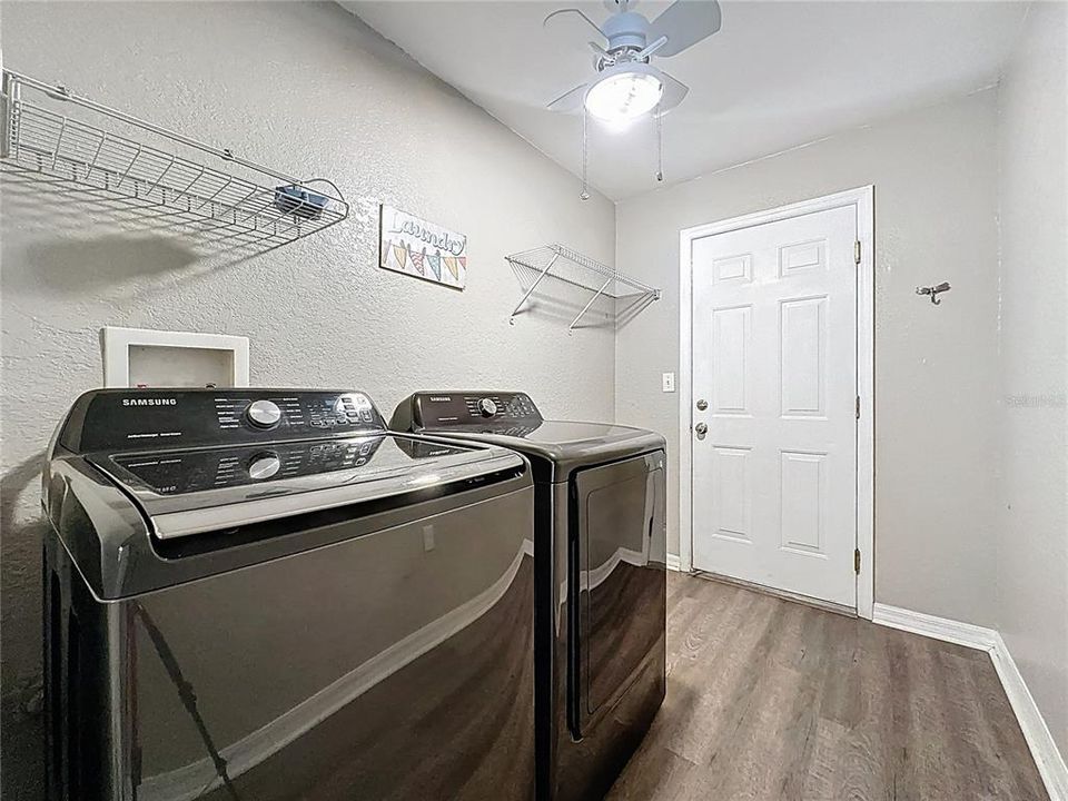 Activo con contrato: $349,500 (4 camas, 2 baños, 2546 Pies cuadrados)