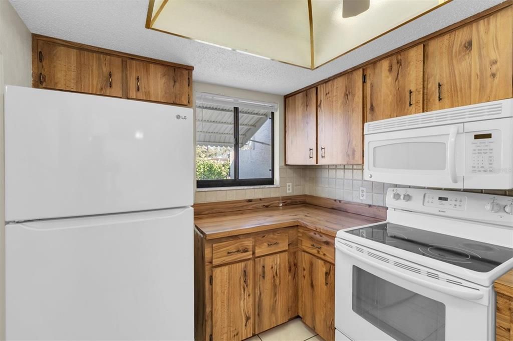 En Venta: $184,000 (2 camas, 2 baños, 1128 Pies cuadrados)