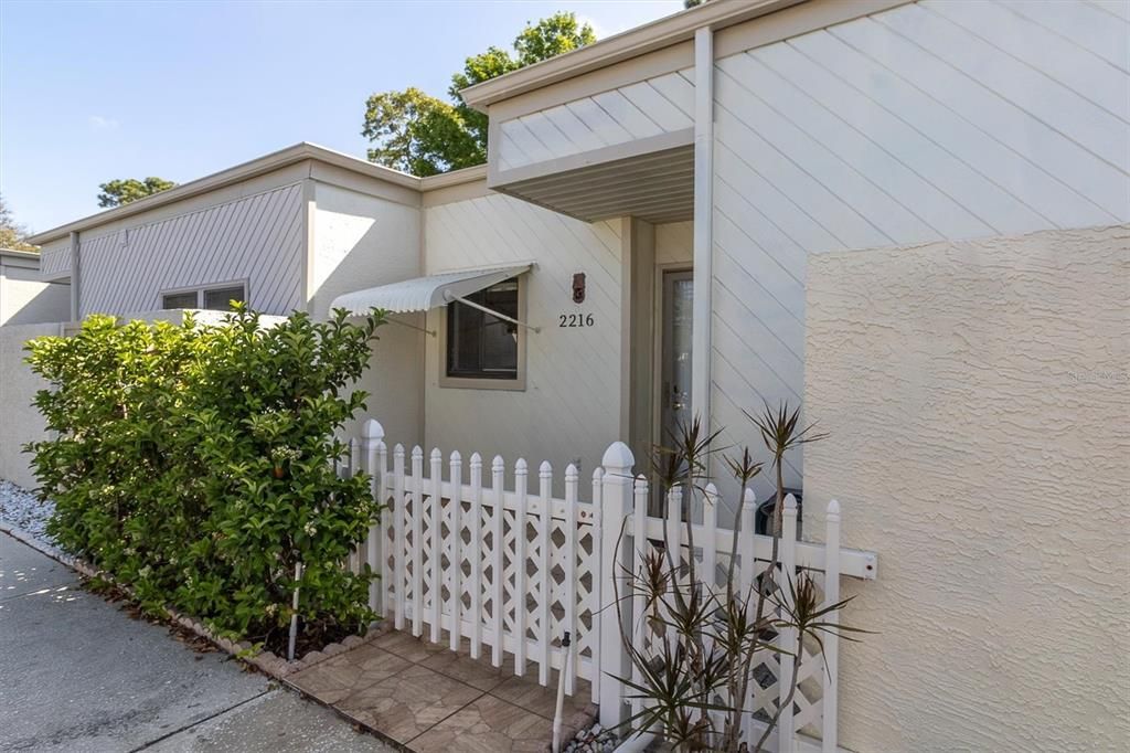 En Venta: $184,000 (2 camas, 2 baños, 1128 Pies cuadrados)