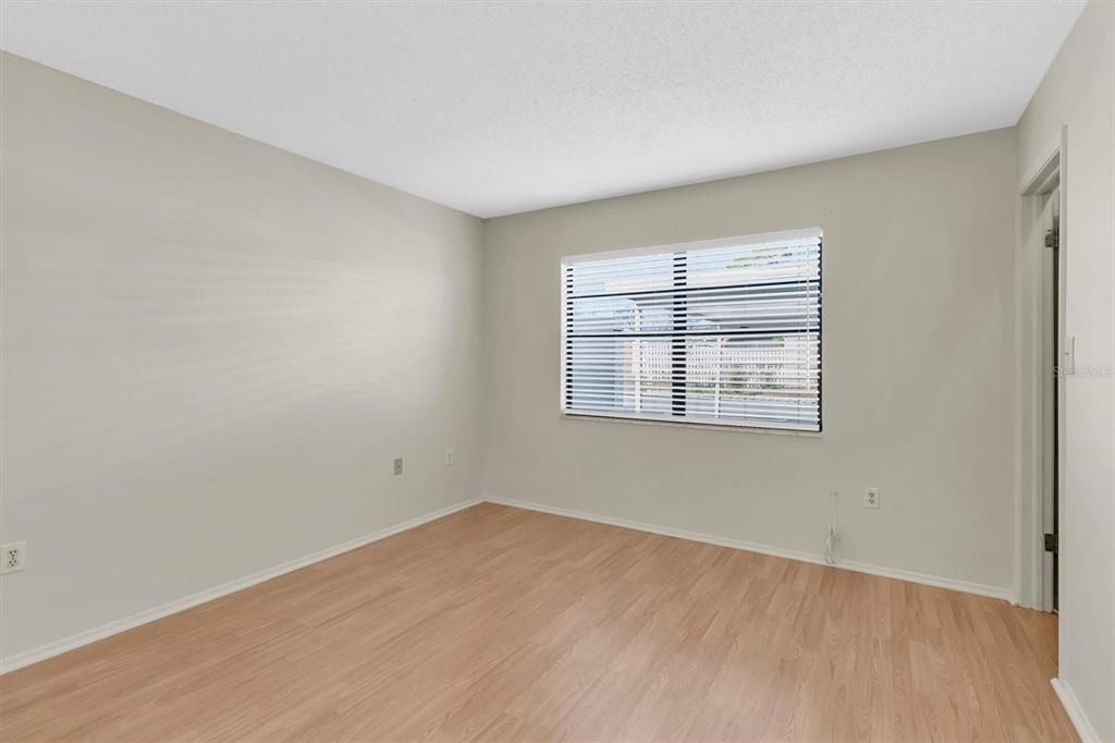 En Venta: $184,000 (2 camas, 2 baños, 1128 Pies cuadrados)