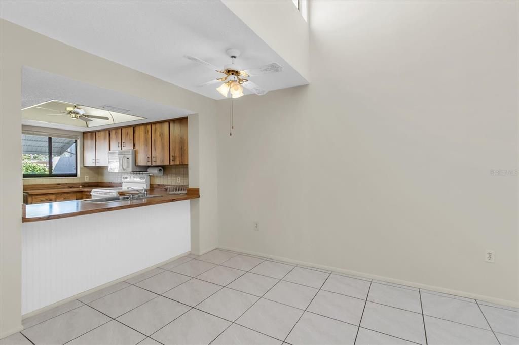 En Venta: $184,000 (2 camas, 2 baños, 1128 Pies cuadrados)