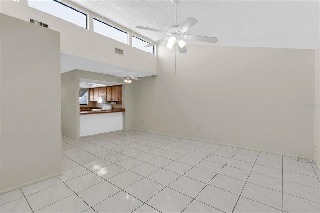 En Venta: $184,000 (2 camas, 2 baños, 1128 Pies cuadrados)