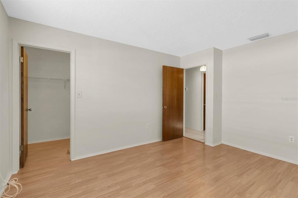 En Venta: $184,000 (2 camas, 2 baños, 1128 Pies cuadrados)