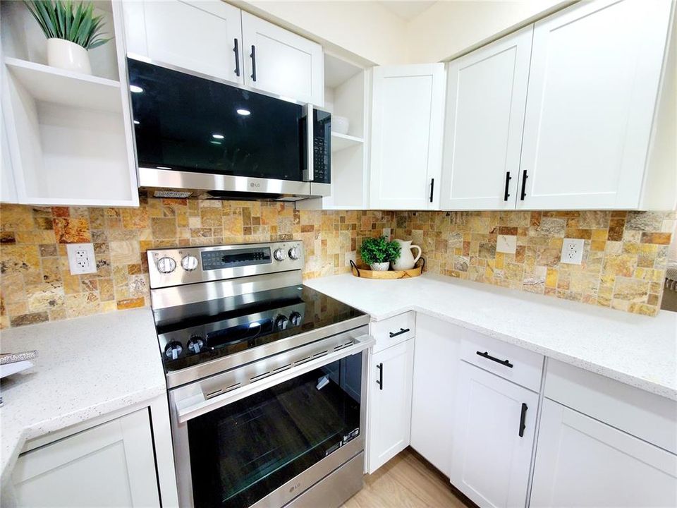 Activo con contrato: $449,900 (2 camas, 2 baños, 1628 Pies cuadrados)