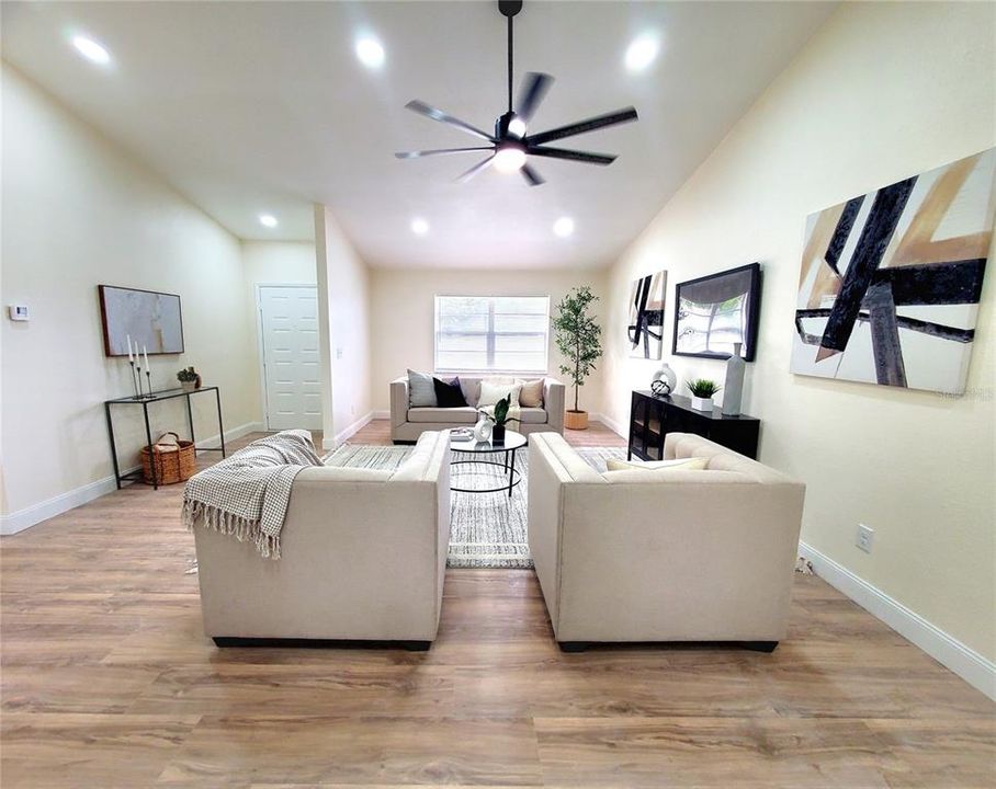 Activo con contrato: $449,900 (2 camas, 2 baños, 1628 Pies cuadrados)