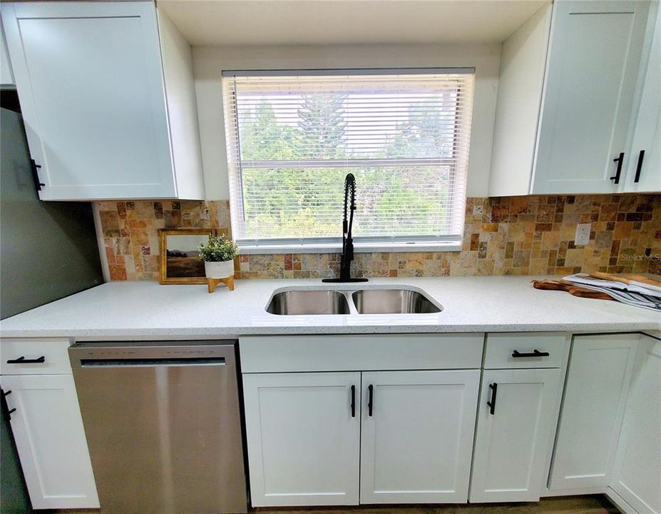 Activo con contrato: $449,900 (2 camas, 2 baños, 1628 Pies cuadrados)
