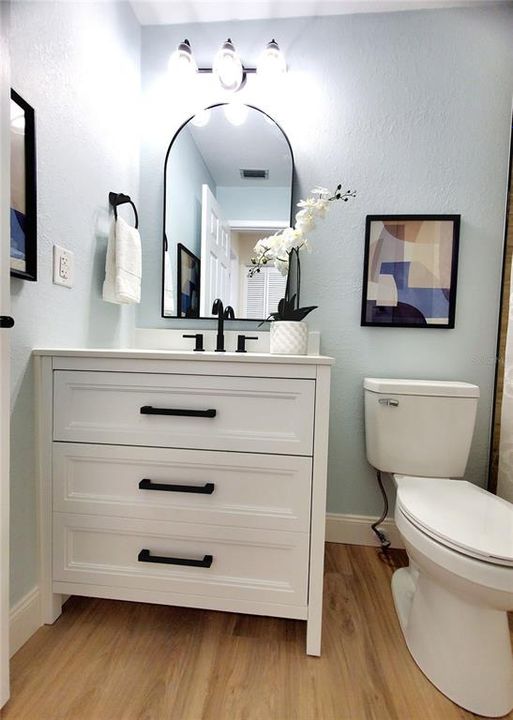 Activo con contrato: $449,900 (2 camas, 2 baños, 1628 Pies cuadrados)