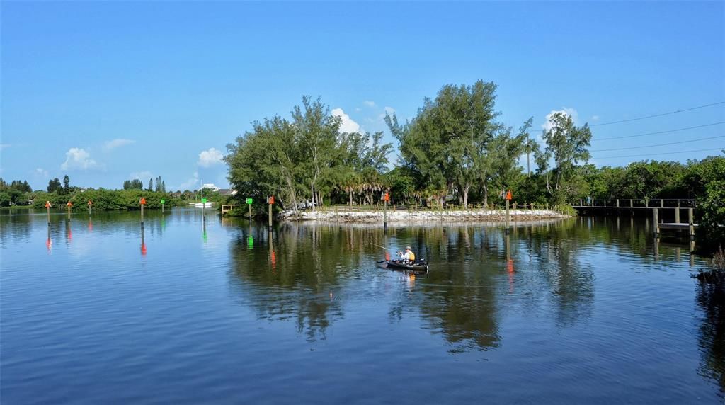 На продажу: $545,000 (2 спален, 2 ванн, 2040 Квадратных фут)