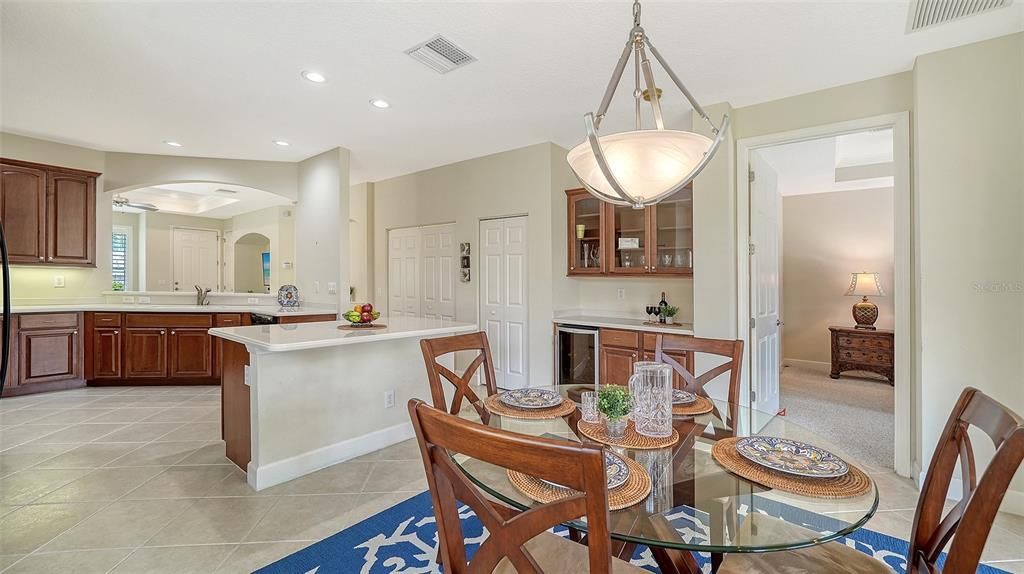 На продажу: $545,000 (2 спален, 2 ванн, 2040 Квадратных фут)