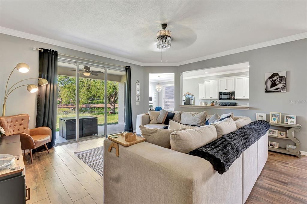 Activo con contrato: $440,000 (3 camas, 2 baños, 2052 Pies cuadrados)
